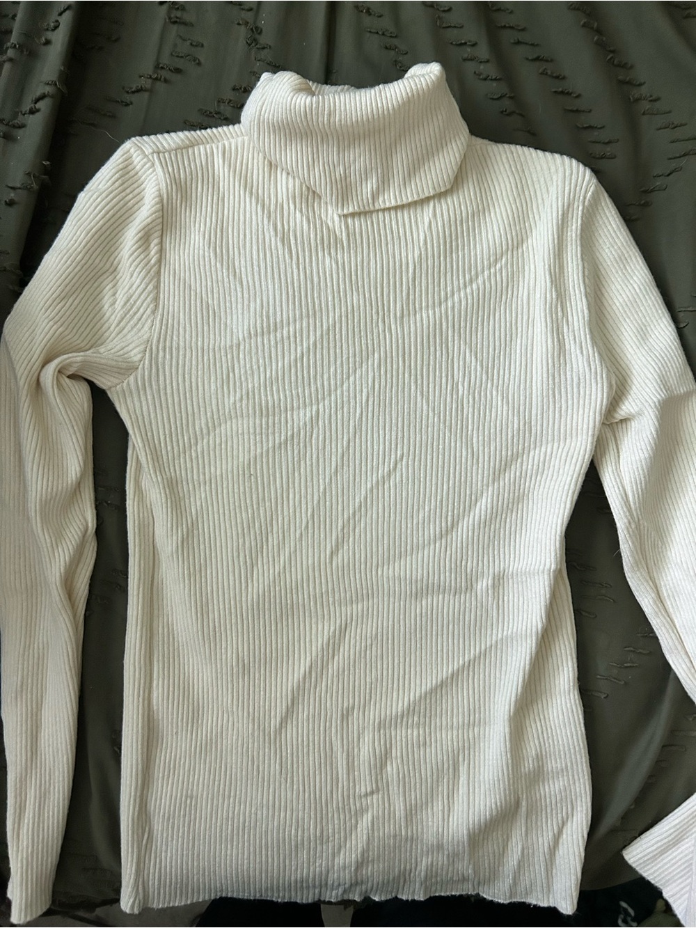 Classic Pale Yellow Ribbed Turtleneck Sweater - Women